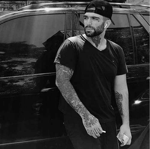 حواشی هایی که مربوط به حصین می باشد چیست؟