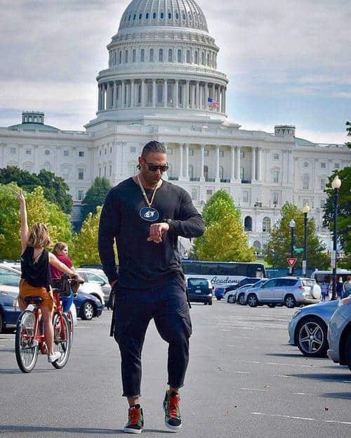 سهیل سنگرزاده و همسرش