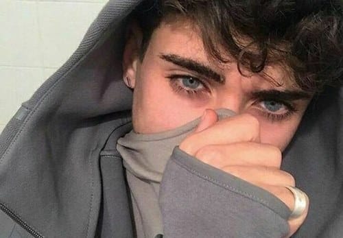 کراش زدن در فضای مجازی چگونه است؟