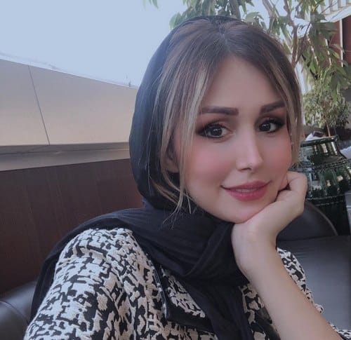 بیوگرافی سپیده بزمی پور + ماجرای مهاجرت و عکس دختر هایش