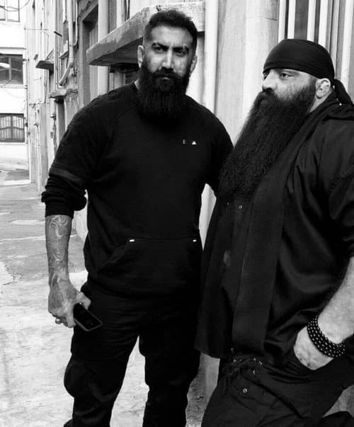 علی کوچولو با کدام یک از واینر ها رابطه نزدیکی دارد؟