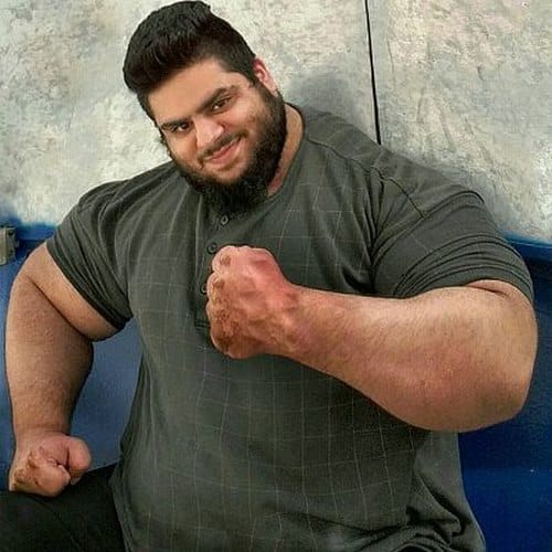 چه حاشیه هایی برای این شخص به وجود آمد؟