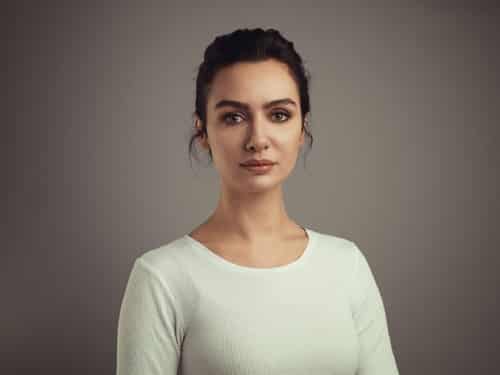 بیوگرافی بیرجه آکالای + لیست سریال هایی که بازی کرده است