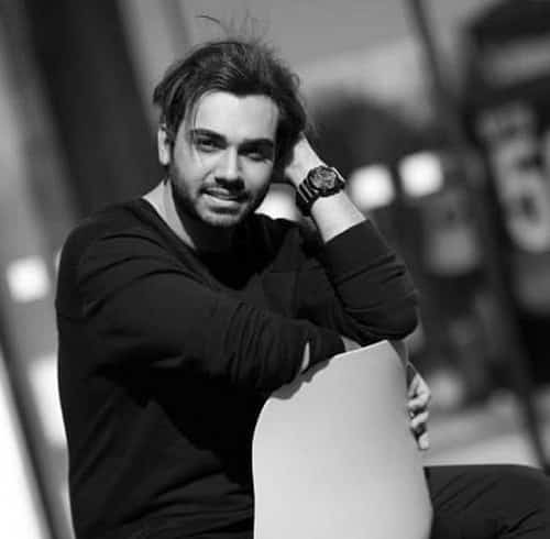 درآمد این خواننده از کجاست؟