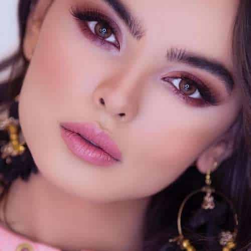بیوگرافی ونوس کامرانی و عکس های حاشیه ساز او در اینستاگرام