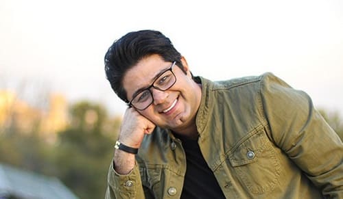 درآمد حجت اشرف زاده چقدر است؟