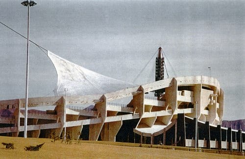 این استادیوم در چه سالی ساخته شد؟
