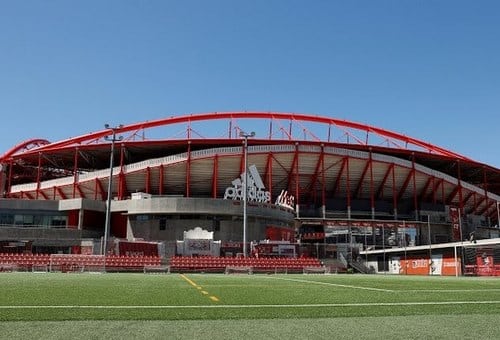 این ورزشگاه چه امکاناتی دارد؟