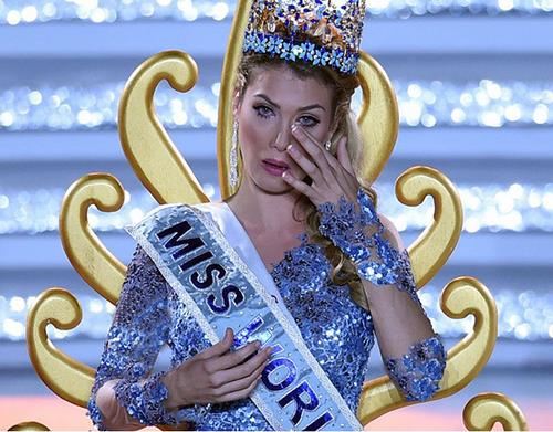 لانا گرزتیک چه سالی به عنوان دختر شایسته انتخاب شد؟